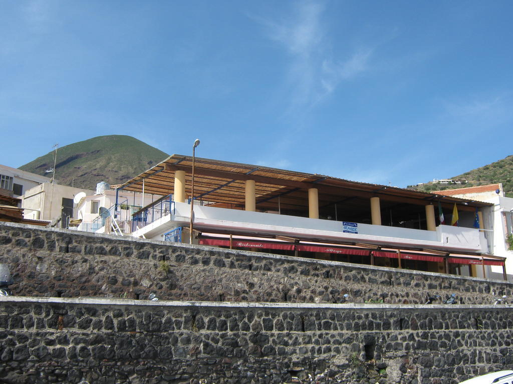 Albergo Seaside Leni Εξωτερικό φωτογραφία